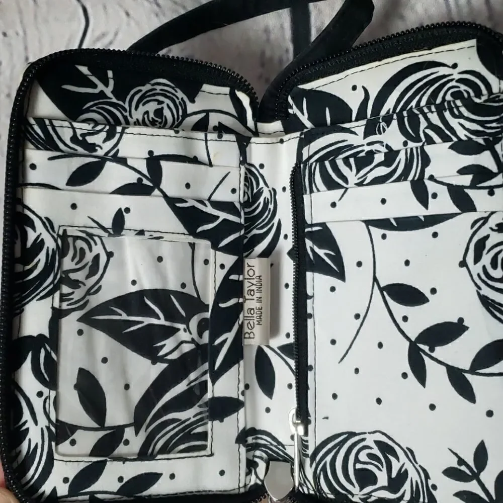 Bella Taylor Wallet/Phone Holder‎